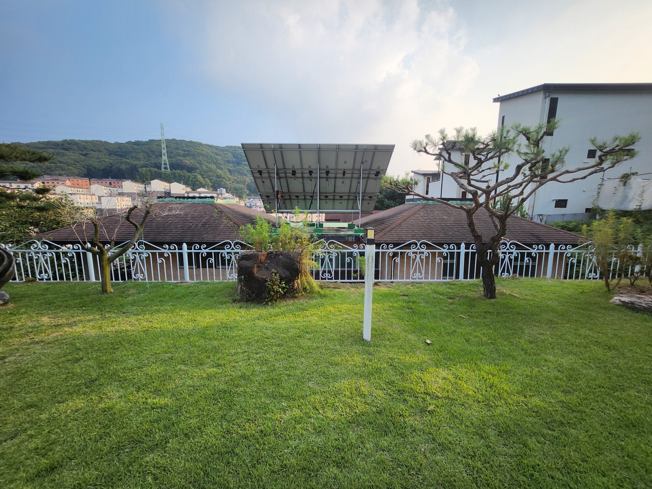 경기 광주 오포 디자인휀스 시공 | 노후 목재 울타리 철거 후 DF-107 설치 시공 완성 사진 5