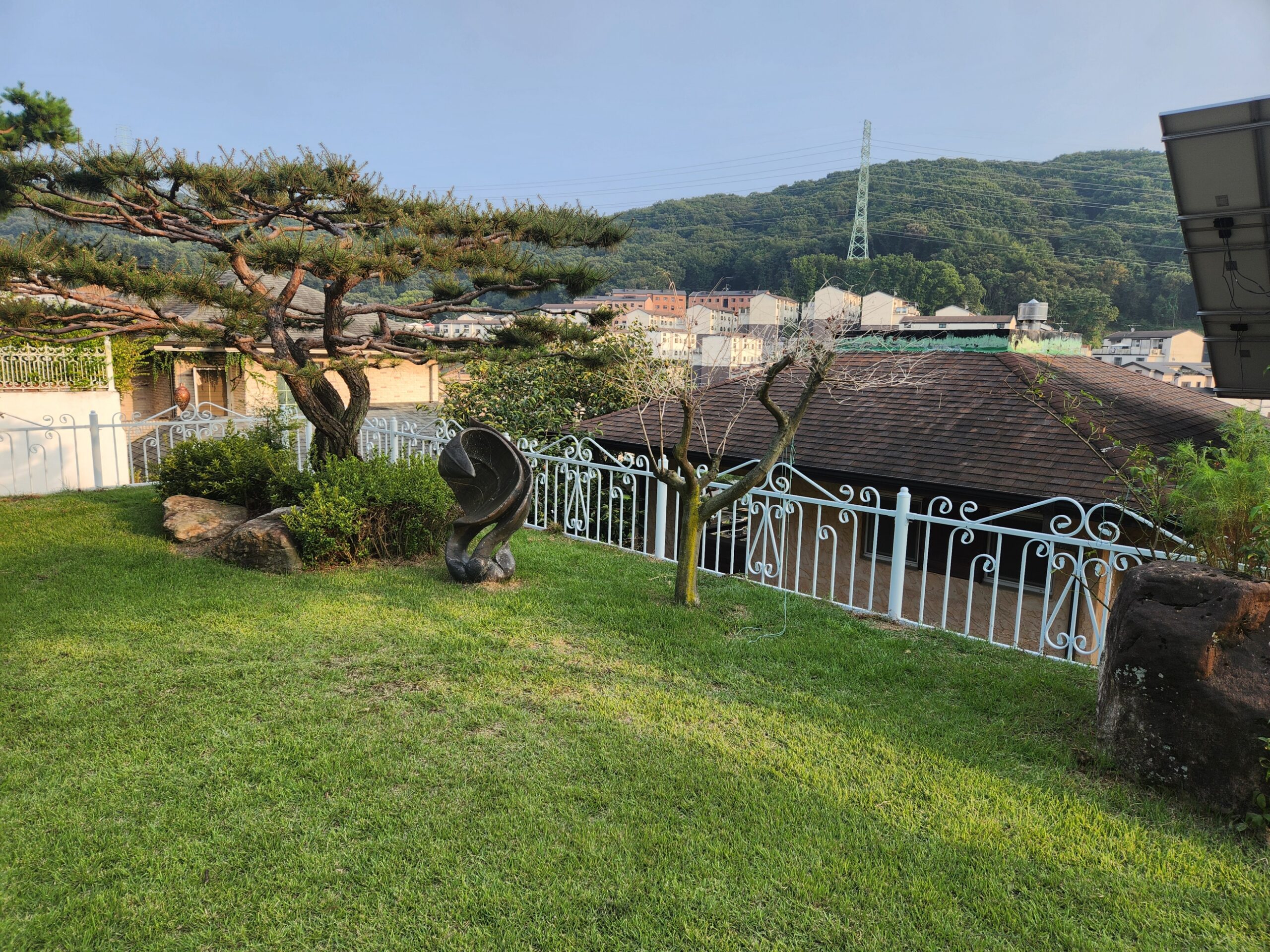 경기 광주 오포 디자인휀스 시공 | 노후 목재 울타리 철거 후 DF-107 설치 시공 완성 사진 6